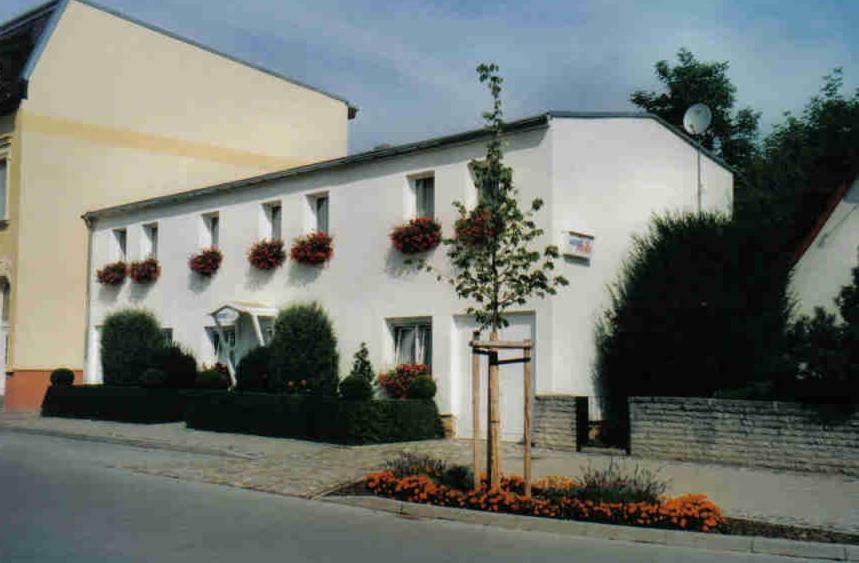 Pension Heike Hotel Schonebeck  Exterior photo